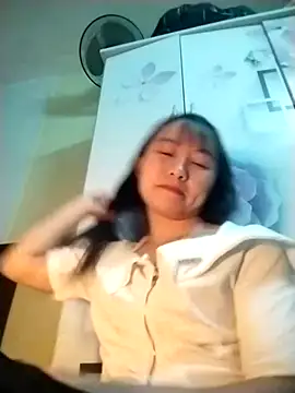   Sasulq   online show from 09-18-25, 03:58