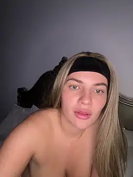 little lola x online show from 10-26-25, 10:58