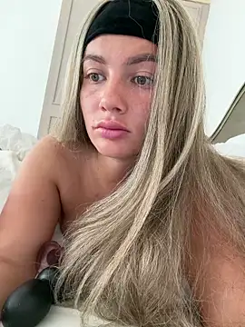 little lola x online show from 05-12-26, 04:04