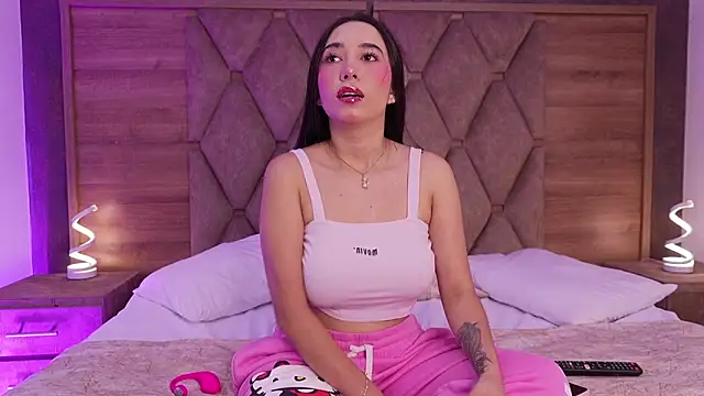 chloegils  online show from 11-25-25, 03:34