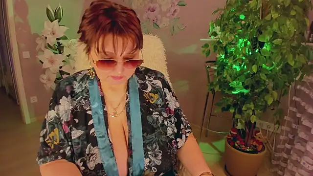 Snapshot of rebekkacharm chatting on 09-27-25, 05:18 rebekkacharm online show from 09-27-25, 05:18