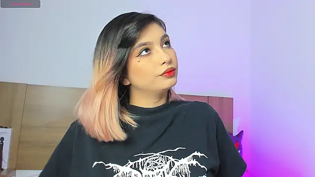 Akatsumi  online show from 10-15-25, 09:37