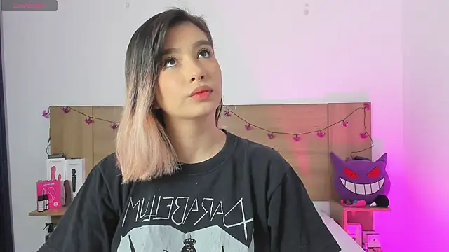 Akatsumi  online show from 10-31-25, 02:51