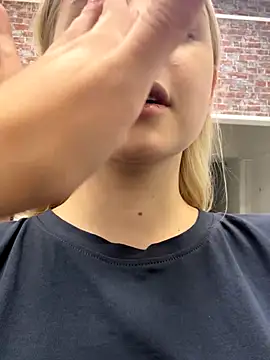 Sky Cutie online show from 10-04-25, 05:05