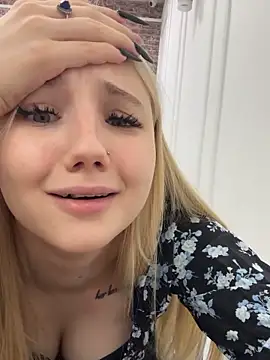 Sky Cutie online show from 10-10-25, 04:22