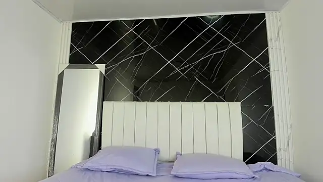 shirley hott online show from 10-02-25, 02:35