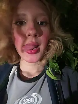 SweetBunnyGF online show from 05-13-26, 12:19
