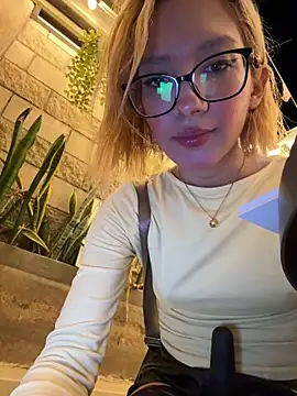 SweetBunnyGF online show from 06-23-26, 11:47