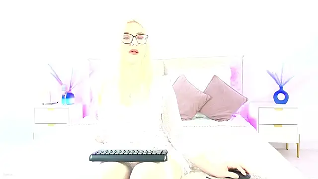 Jules night online show from 10-11-25, 09:46