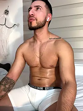 Thiago Hill online show from 10-26-25, 05:41