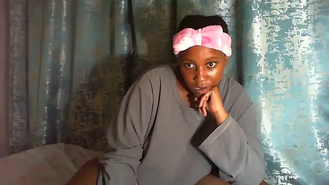 Sweetchocolate38 online show from 09-18-25, 09:17