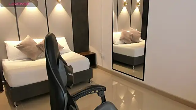 daniand  online show from 10-08-25, 11:57