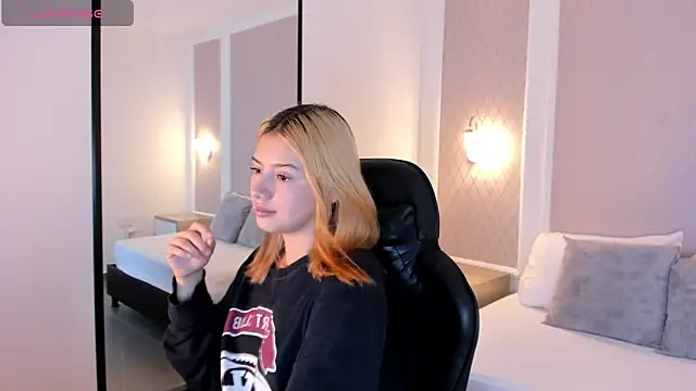 daniand  online show from 11-11-25, 02:00