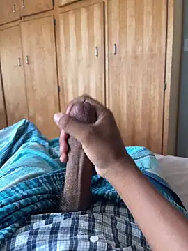 CreamyOff45 online show from 12-17-25, 05:24