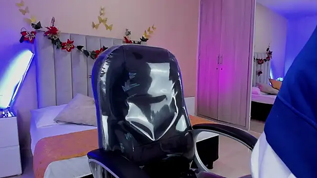 Nascary Fox online show from 12-20-25, 07:21