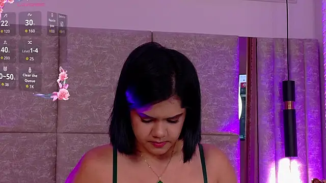 Martina-Roberts- online show from 10-15-25, 04:56