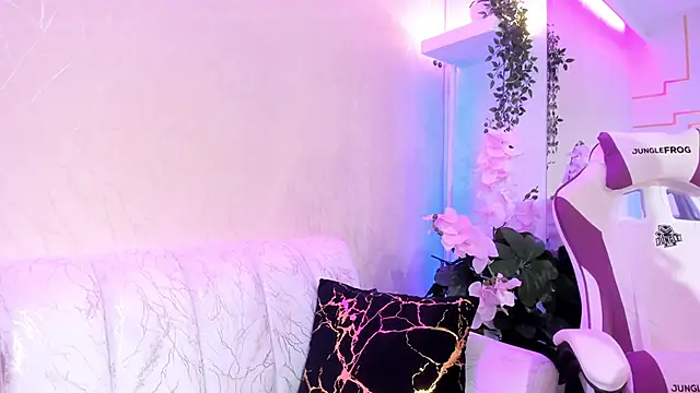 MadisonTylor online show from 10-22-25, 05:34