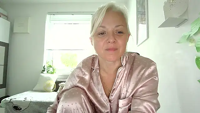 Linsy Kim online show from 09-16-25, 05:41