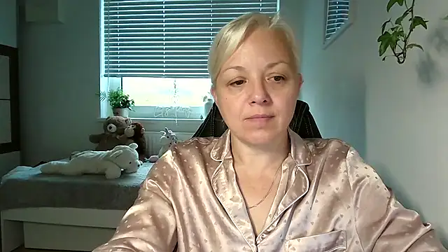 Linsy Kim online show from 11-15-25, 06:55