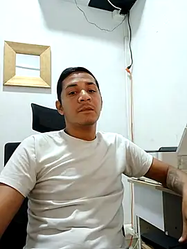 Snapshot of JoaoSalgado chatting on 09-14-25, 12:21 JoaoSalgado online show from 09-14-25, 12:21