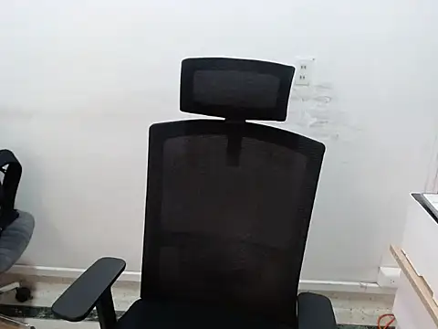 Snapshot of JoaoSalgado chatting on 10-11-25, 02:15 JoaoSalgado online show from 10-11-25, 02:15