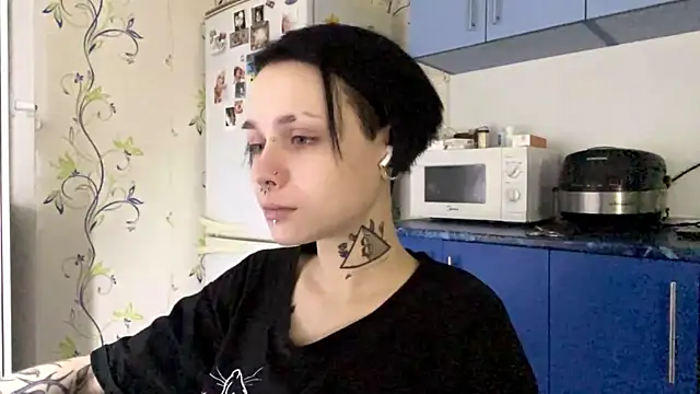 Snapshot of CandaceBlaze chatting on 10-03-25, 08:39 CandaceBlaze online show from 10-03-25, 08:39