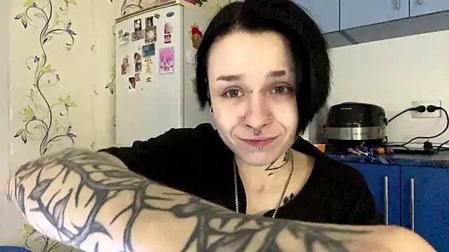 Snapshot of CandaceBlaze chatting on 10-04-25, 08:18 CandaceBlaze online show from 10-04-25, 08:18