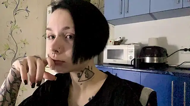 Snapshot of CandaceBlaze chatting on 10-30-25, 08:20 CandaceBlaze online show from 10-30-25, 08:20