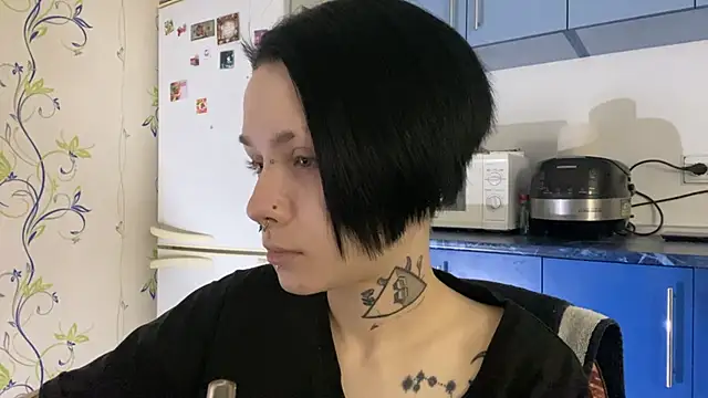 Snapshot of CandaceBlaze chatting on 10-31-25, 08:32 CandaceBlaze online show from 10-31-25, 08:32