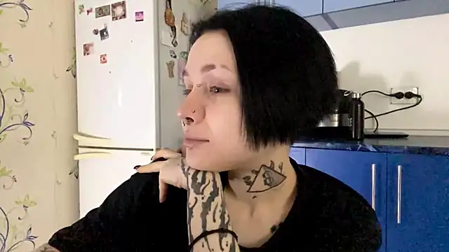 Snapshot of CandaceBlaze chatting on 11-05-25, 08:09 CandaceBlaze online show from 11-05-25, 08:09