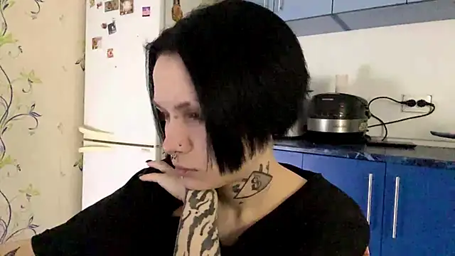 Snapshot of CandaceBlaze chatting on 11-06-25, 08:21 CandaceBlaze online show from 11-06-25, 08:21