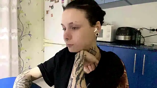 Snapshot of CandaceBlaze chatting on 11-07-25, 08:09 CandaceBlaze online show from 11-07-25, 08:09