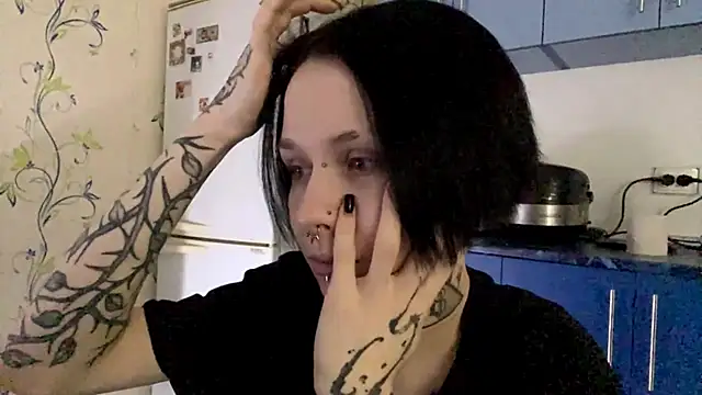 Snapshot of CandaceBlaze chatting on 11-13-25, 08:19 CandaceBlaze online show from 11-13-25, 08:19