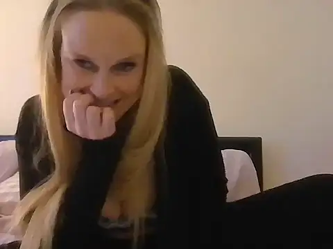 Snapshot of imyourgoodgirl69 chatting on 09-17-25, 06:04 imyourgoodgirl69 online show from 09-17-25, 06:04