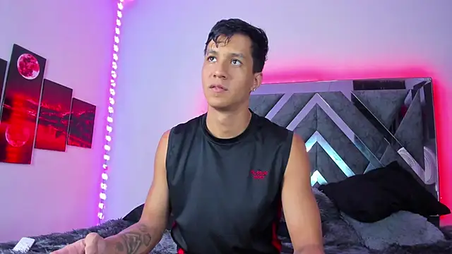 Snapshot of Robertmiller21 chatting on 09-24-25, 04:38 Robertmiller21 online show from 09-24-25, 04:38