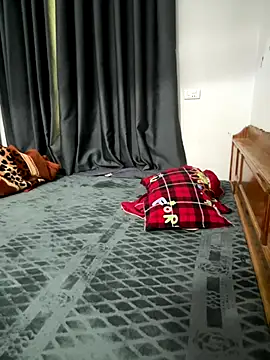 Snapshot of Minky69 chatting on 11-29-25, 05:32 Minky69 online show from 11-29-25, 05:32