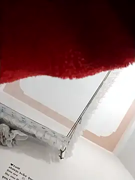 Snapshot of Minky69 chatting on 01-08-26, 04:48 Minky69 online show from 01-08-26, 04:48