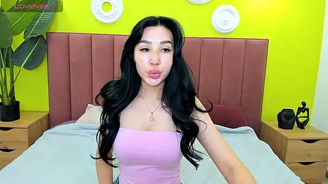 Jennifer Munoz online show from 10-19-25, 02:01