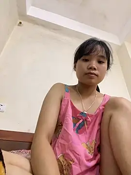 Ngoc-bbi online show from 10-04-25, 11:08