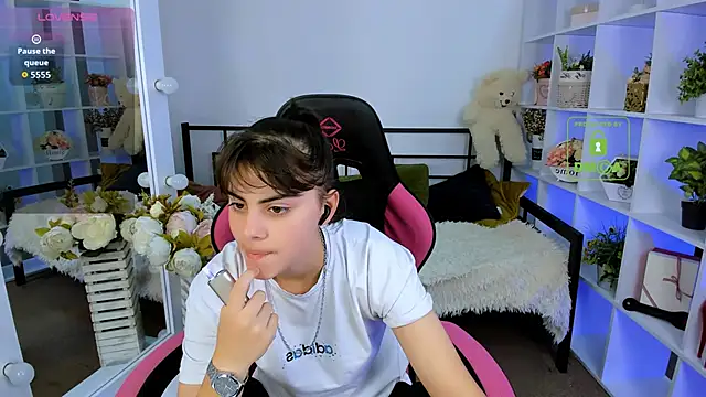 Cocoa Sins online show from 10-18-25, 06:05