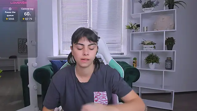 Cocoa Sins online show from 10-29-25, 06:59