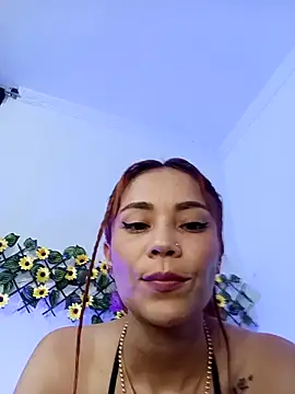 dulcelatin21 online show from 10-25-25, 01:13