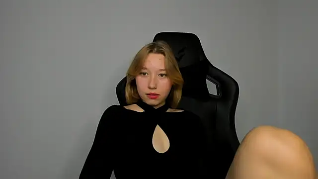 Agatha May online show from 10-10-25, 11:20