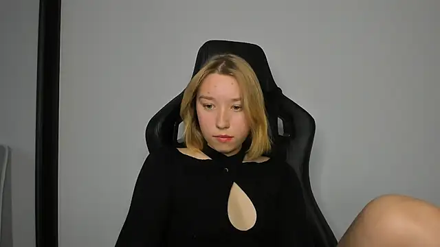 Agatha May online show from 10-11-25, 12:04