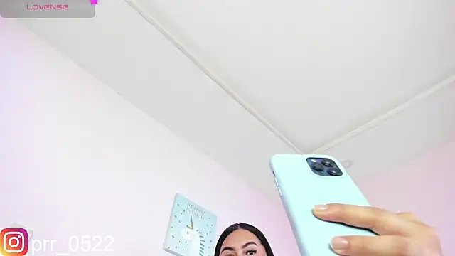 paula cosio online show from 10-29-25, 01:02