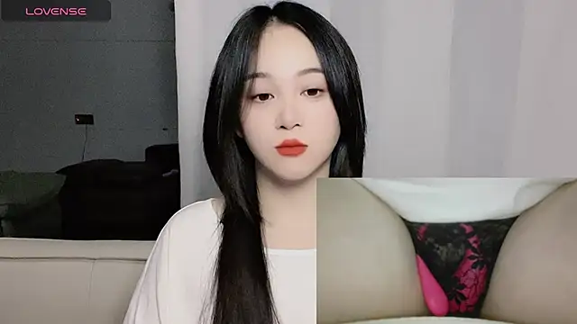 woaiqinqin online show from 10-21-25, 03:57