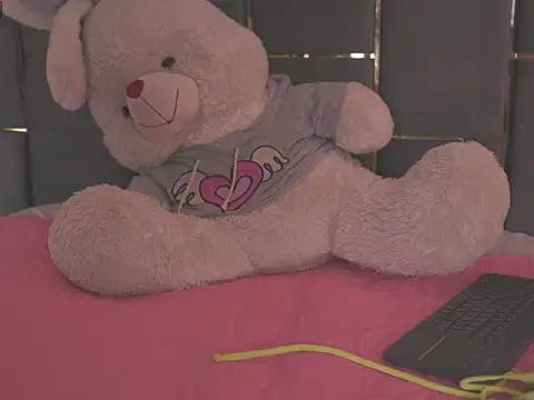 Snapshot of Doll_kata_ chatting on 10-15-25, 01:44 Doll kata online show from 10-15-25, 01:44