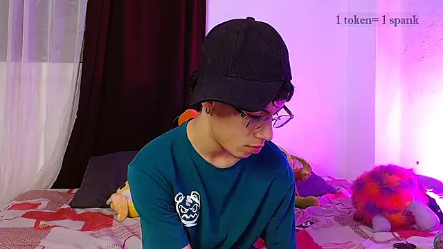 aaronjames1 online show from 12-20-25, 01:34