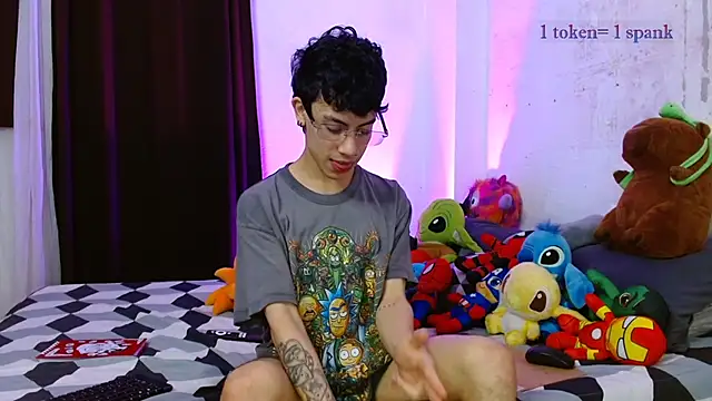 aaronjames1 online show from 01-05-26, 10:57