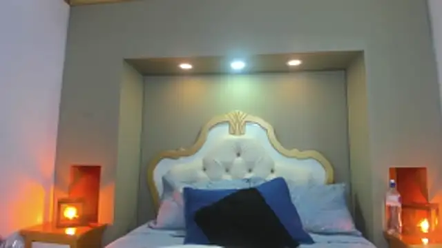 AteneaGreyy online show from 10-31-25, 12:17